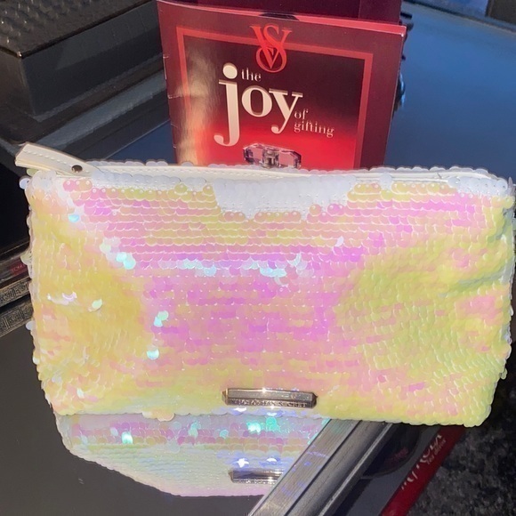 New Victoria secret sequined purse / pouch - Picture 1 of 4